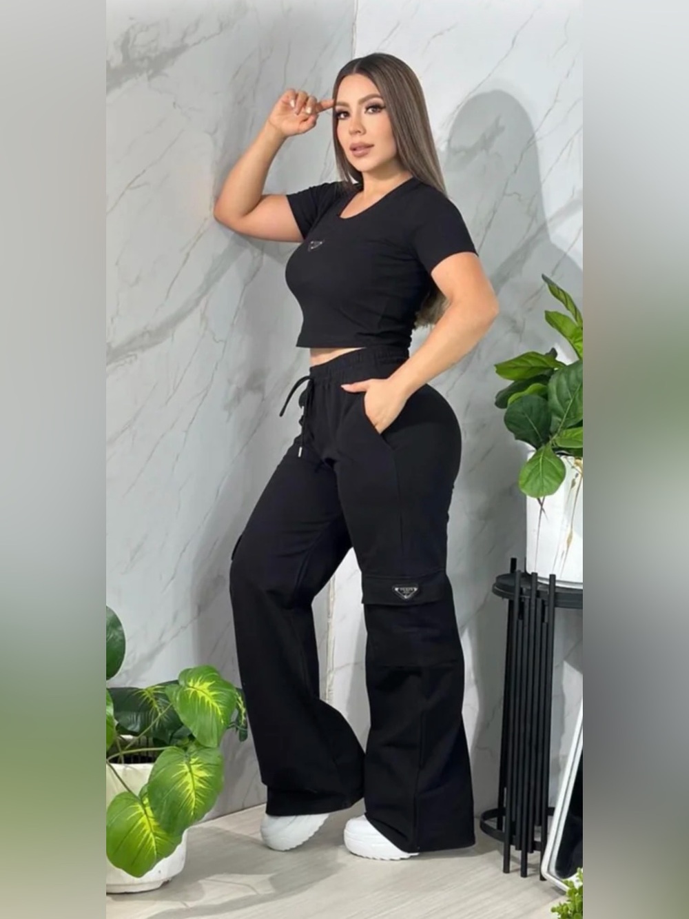 Wide-Leg Cargo Pants with Drawstring Waist with Matching Cropped Top size S